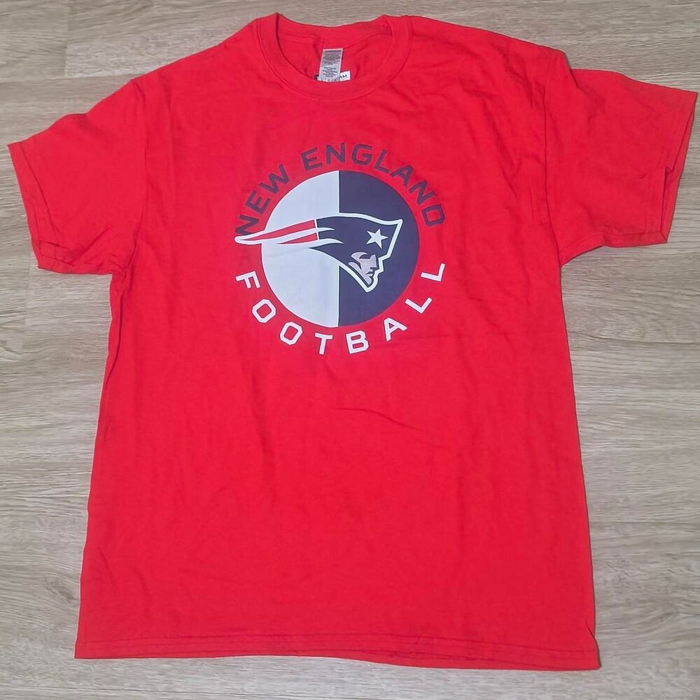 New England Patriots Football Tee – Red – Size L  - Brand New